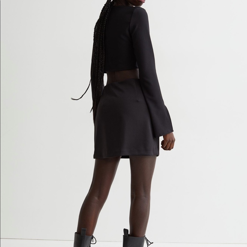 NWT H&M High-Rise Black Mini Skirt - Picture 2 of 4